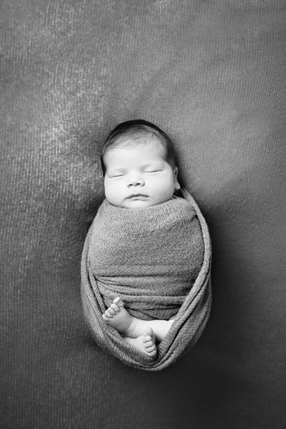 신생아 촬영, 누에고치 같은 아기