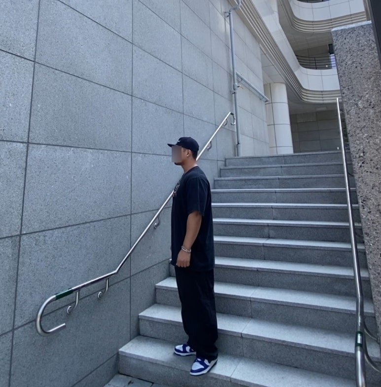 데일리룩('26. 9. 27.)에페 빈티지 할리우드 스타 볼캡, 엔티엠티 카모 티셔츠, 나이키 클럽 벌룬팬츠, 나이키 덩크로우 레트로 콩코드, 제이엔드, 타티아나, 써지컬스틸액세서리