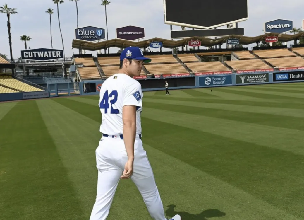 손흥민, 손흥민 시구, 손흥민 오타니, 오타니 쇼헤이, LA 다저스, 손흥민 LA 다저스 시구, LA 다저스 손흥민, 손흥민 시구 영상, 손흥민 LAFC, 손흥민 미국 이적, 손흥민 LAFC 미국 이적, 오타니 쇼헤이 손흥민, 다저스타디움 시구 일정, 손흥민 시구 날짜, 손흥민 다저스 유니폼, 김혜성 손흥민 미국, 손흥민 LAFC 유니폼, 손흥민 굿즈, 손흥민 MLS 인기, 손흥민 유니폼 판매, 손흥민 미국 활동, 손흥민 이적, 손흥민 LA 데뷔, 손흥민 오타니 만남