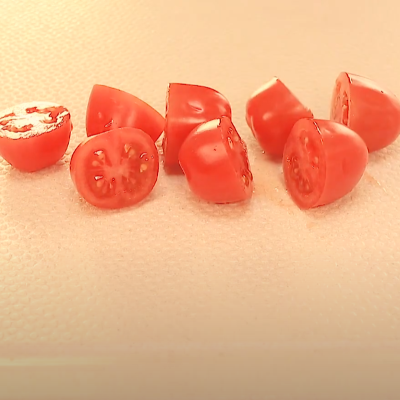 감바스 방울토마토 자르기