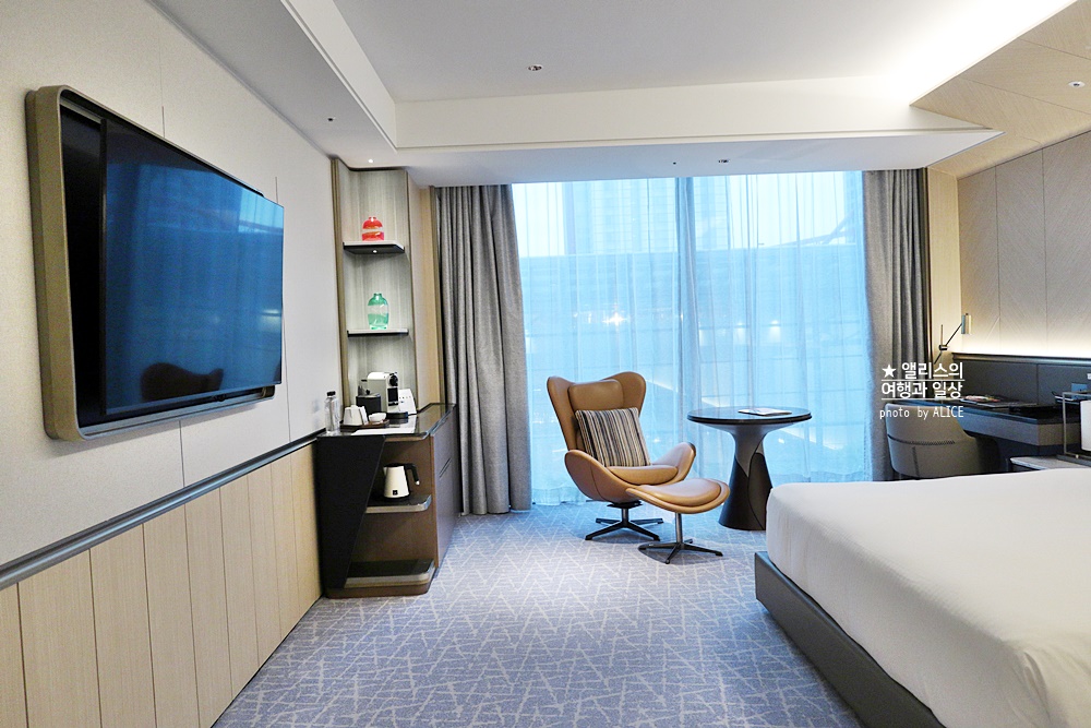 페어몬트 앰배서더 서울, 페어몬트룸 (킹사이즈 베드) 후기