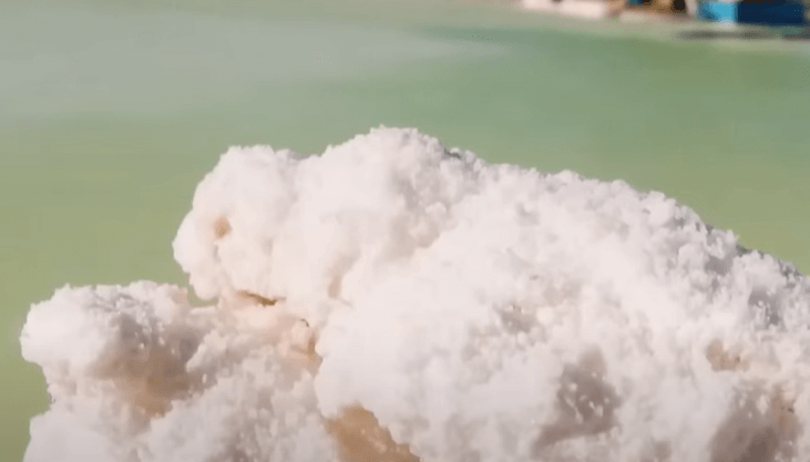 리튬 생산 장면