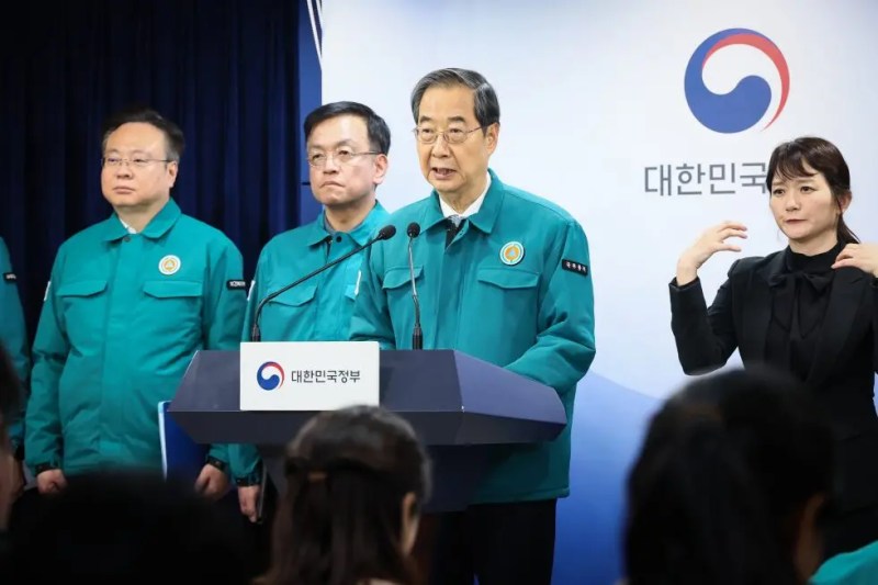 한덕수 국무총리는 정부서울청사에서 발표한 대국민담화에서 이번 법원 결정이 정부가 추진해온 의대 증원과 의료개혁이 큰 고비를 넘어설 수 있게 되었다고 밝혔다
