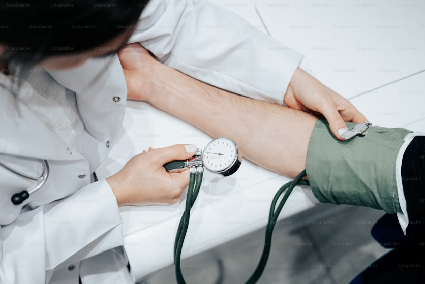 중년 여성 고혈압의 특징과 위험성