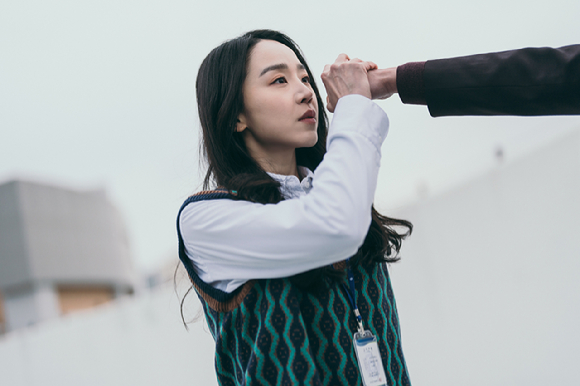 &#39;용감한 시민&#39; 배우 신혜선이 소시민 역을 맡아 열연을 펼치고 있다. [사진=㈜마인드마크]