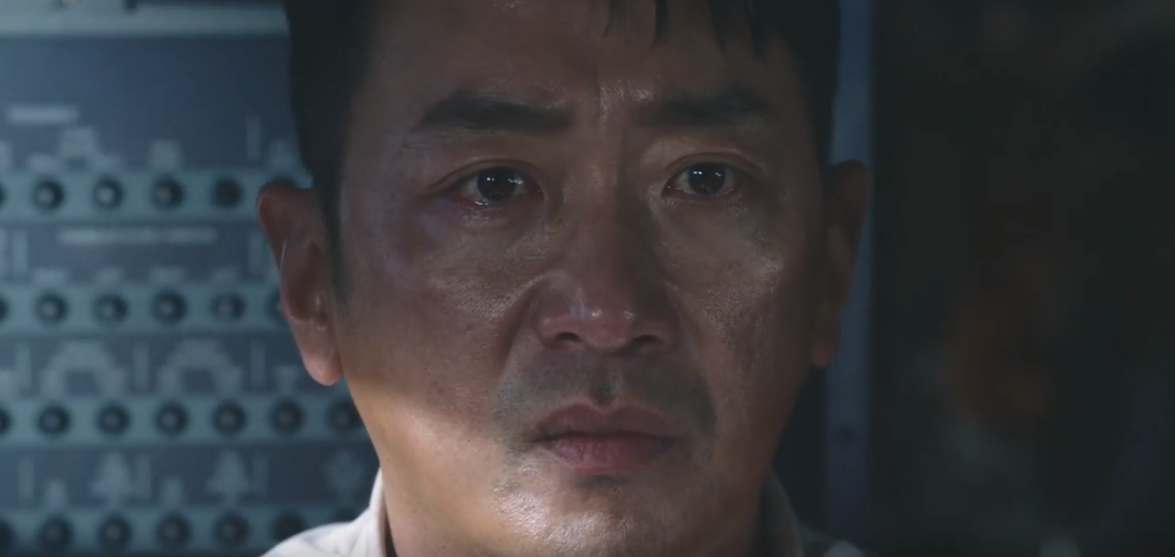 여진구 하이재킹