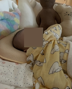 감기 후 휴식을 취하는 아기