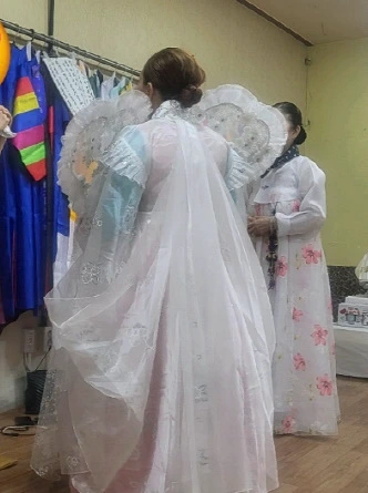 선녀복 입은 영화동 소문난 점집 해화당 선생님