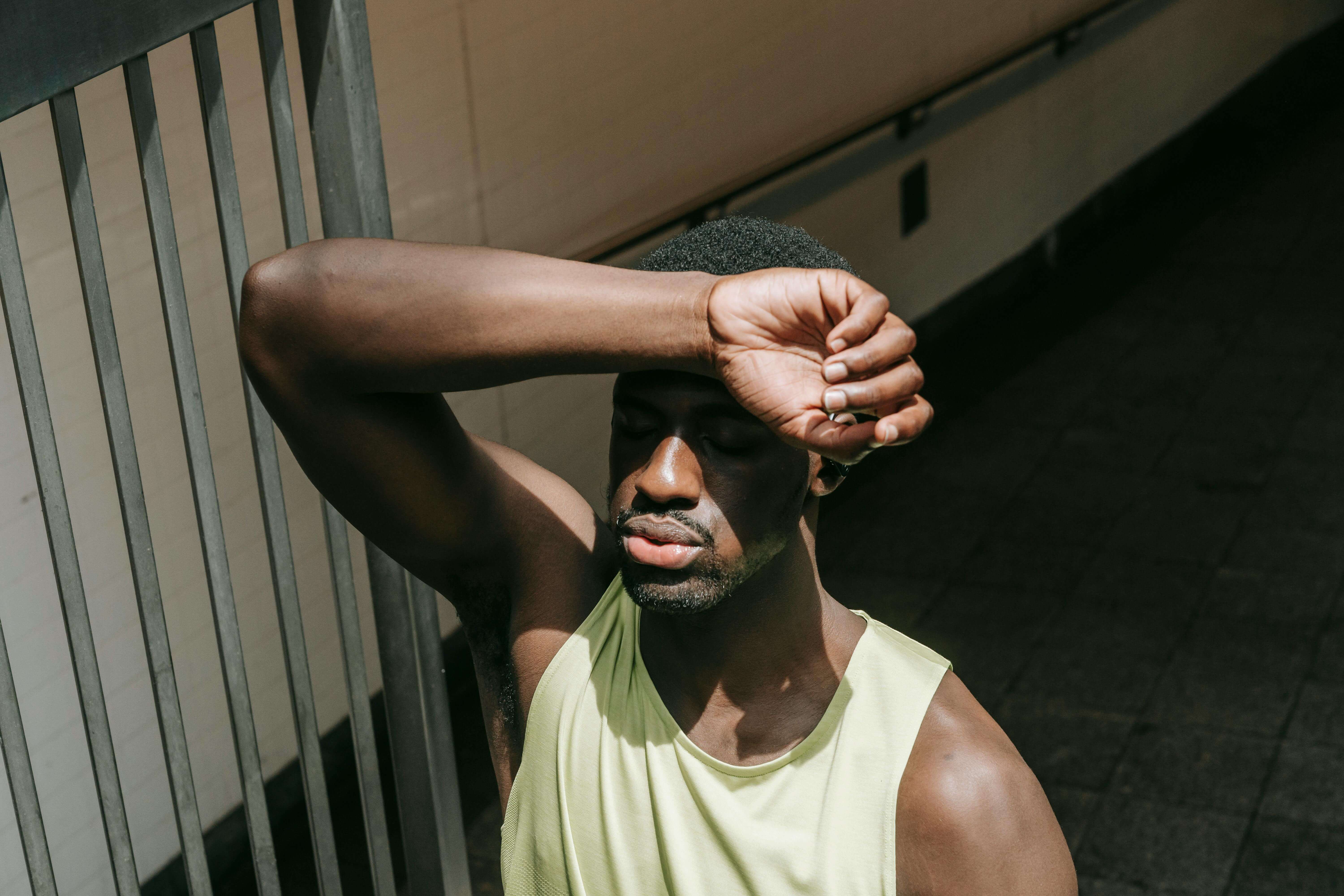 어지럽고 속이 울렁? 더위 먹었을 때 증상일 수 있습니다