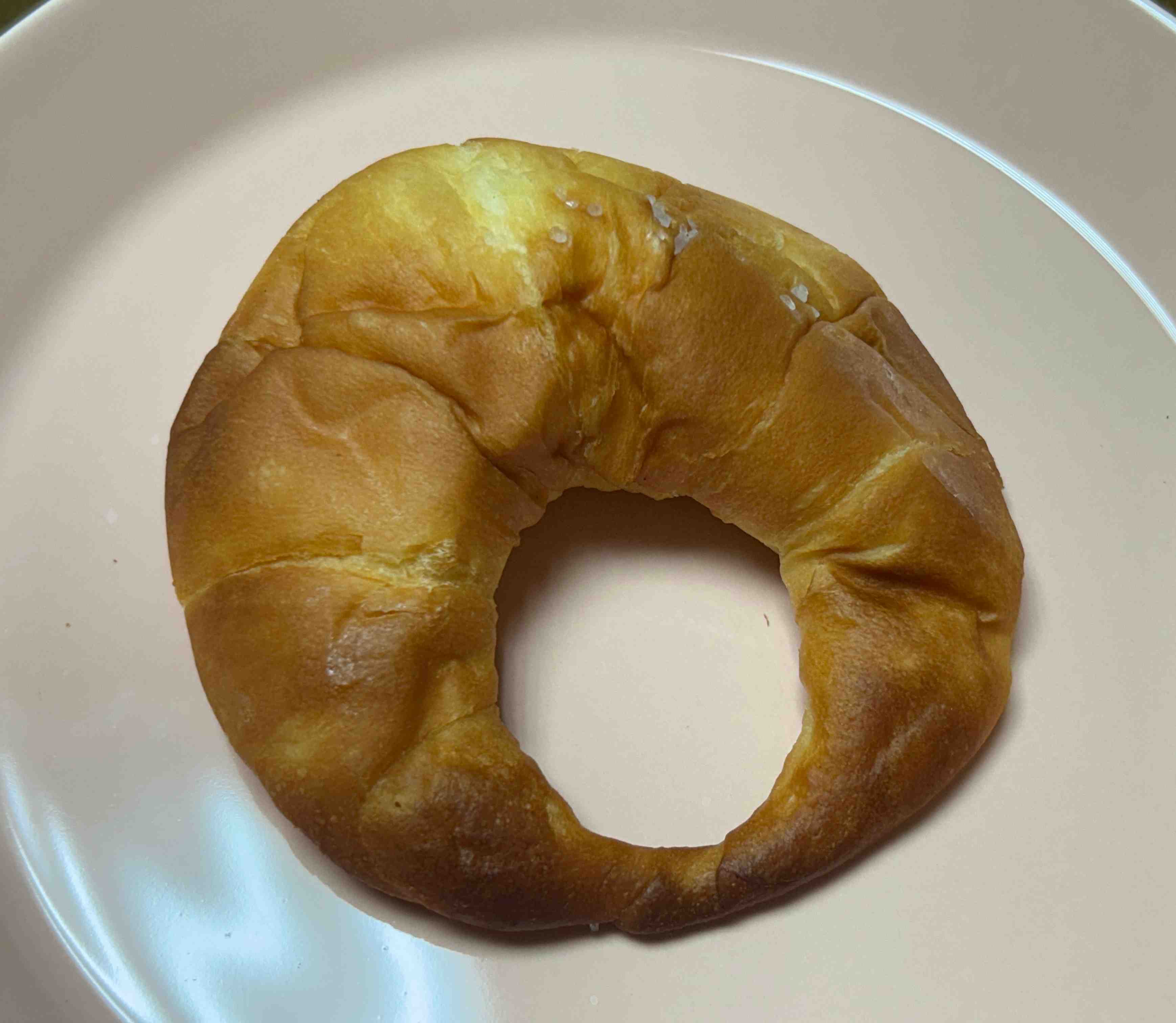 플레인 소금빵 윗면