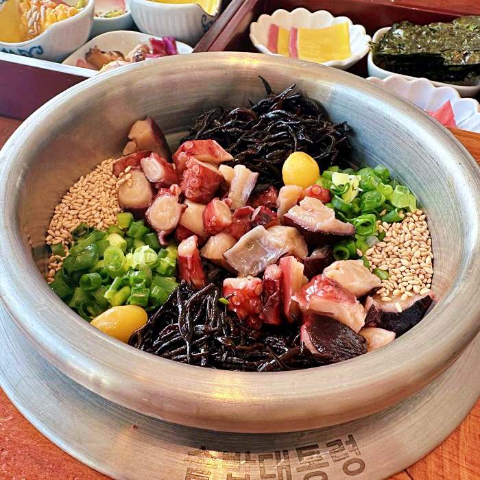 토요일은 밥이좋아 토밥 좋아 부산 해운대 암게 숫꽃게 전복 문어 새우 골뱅이 가리비 모둠해물장 맛집