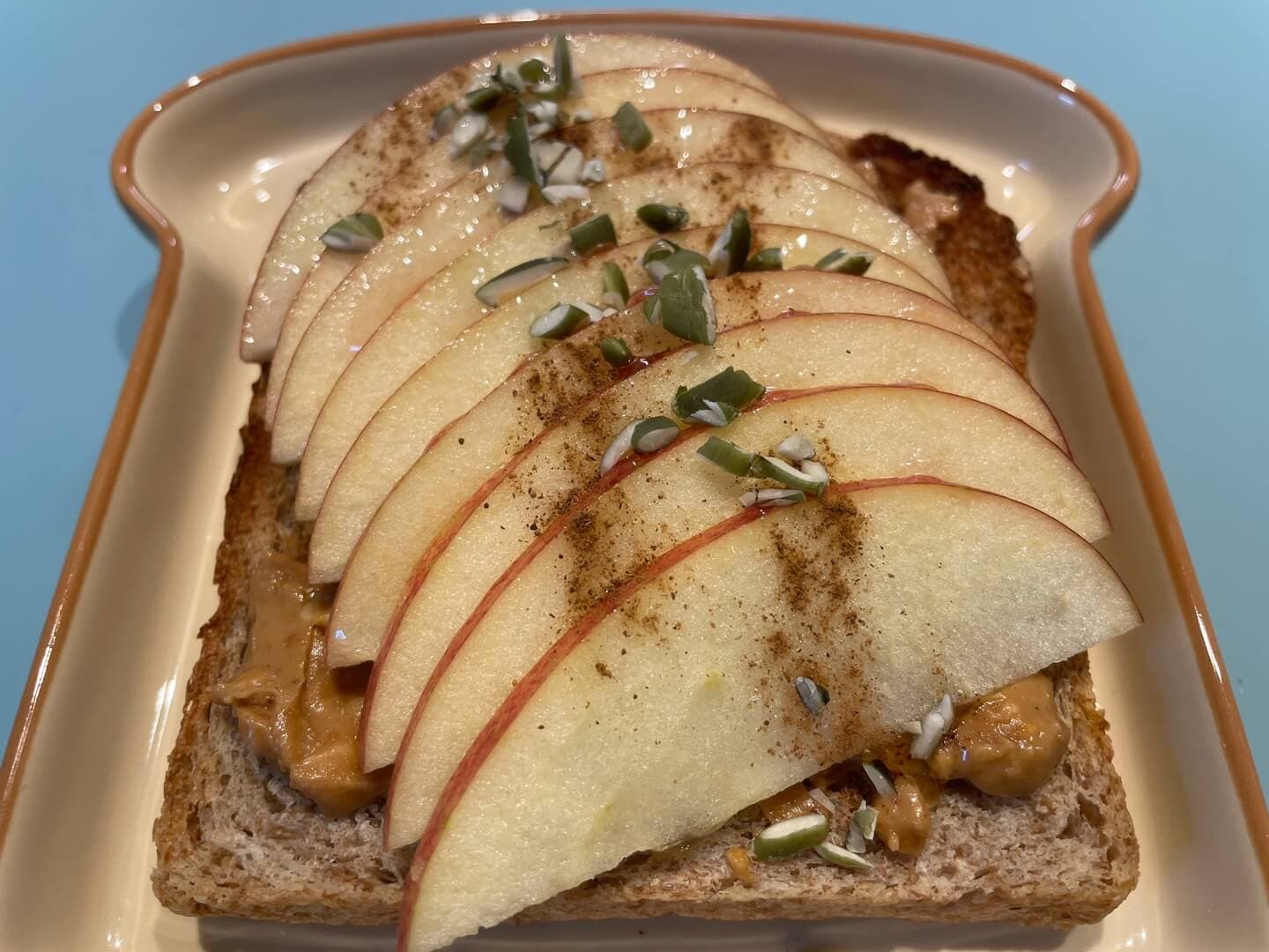 땅콩버터 다이어트 - 땅콩버터 요리, 땅콩버터 사과 토스트 완성샷