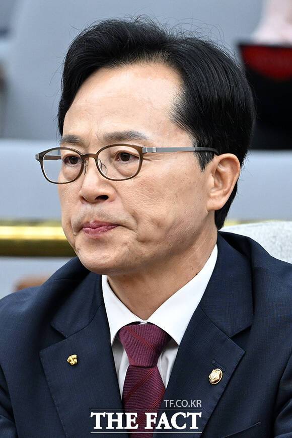윤용근 국회의원