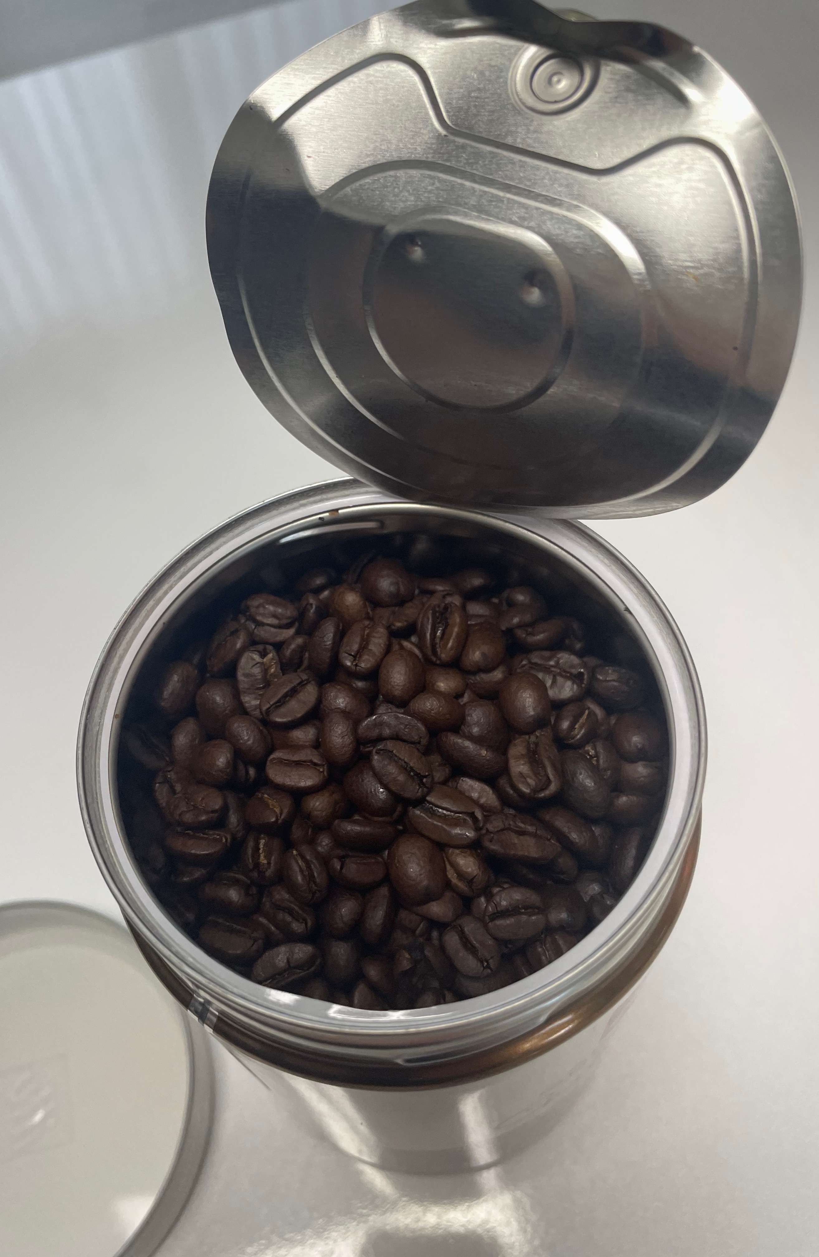 일리 원두 캔 딴 모습