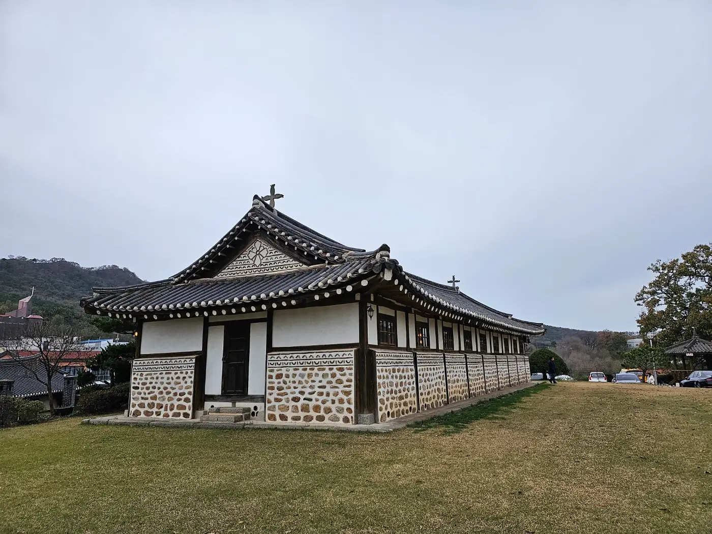 온수리 성당