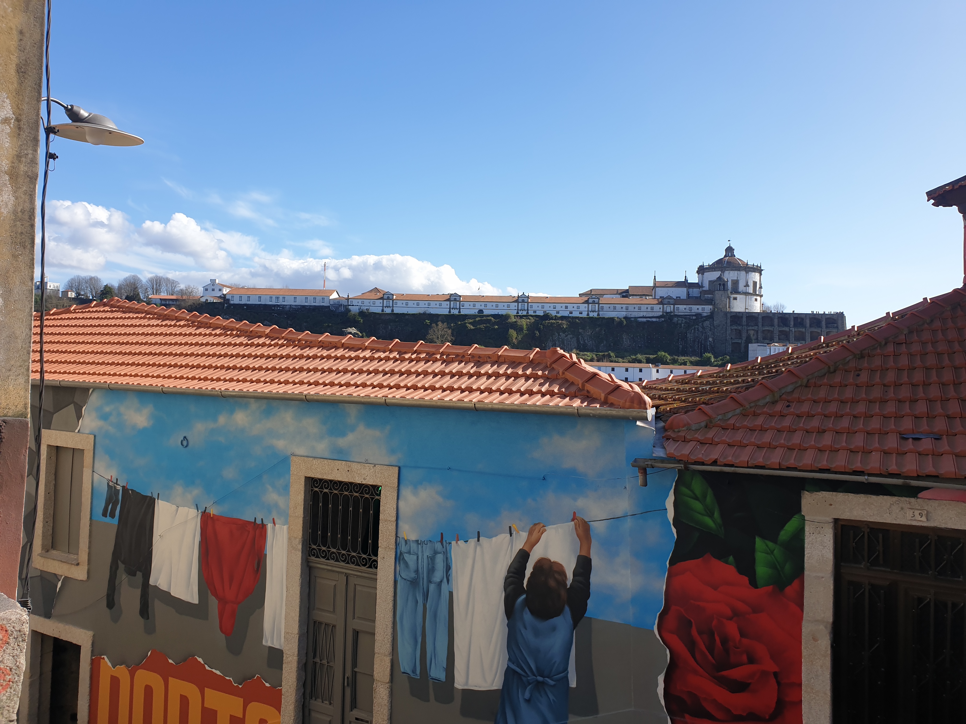 포루투 벽화 골목길