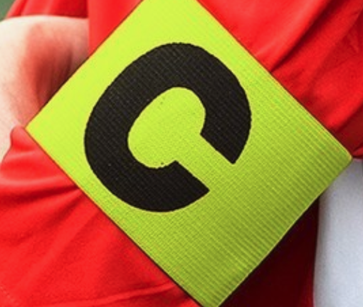 축구 주장 완장 이미지이다.