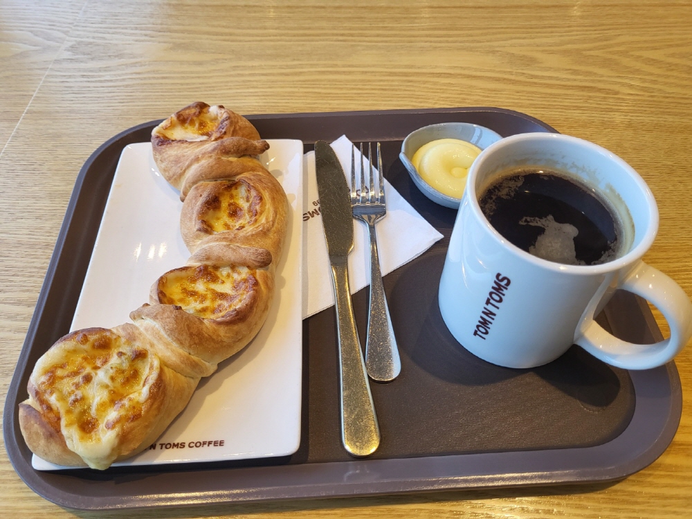 탐앤탐스 반반 프레즐 세트