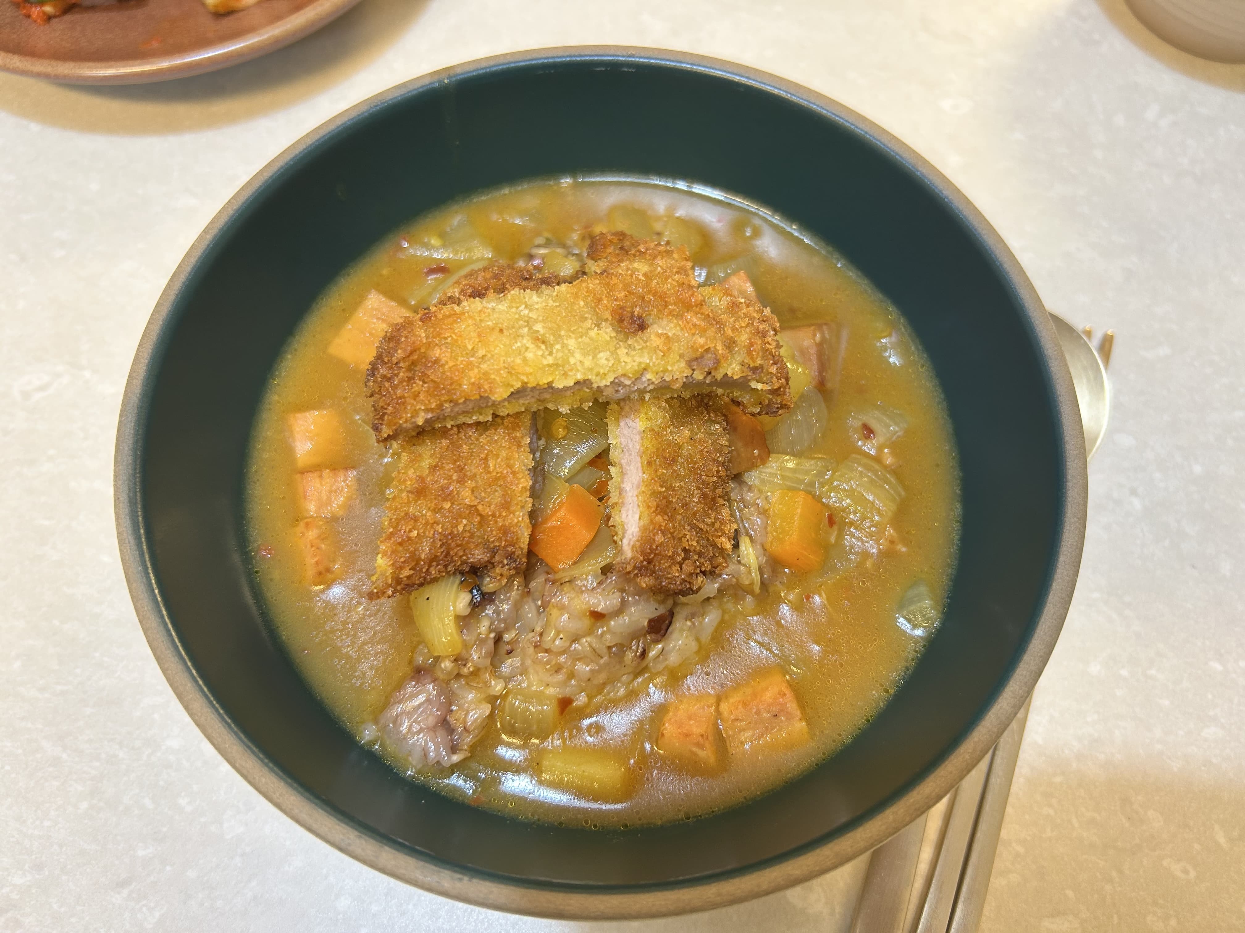 [chef, Daddy] 채수로 끓여 감칠맛 두 배! 스팸 카레 만드는 법 (돈까스 토핑까지)