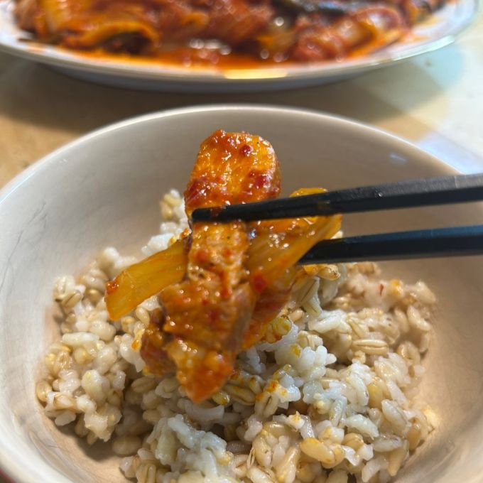 밥에 얹어 먹기