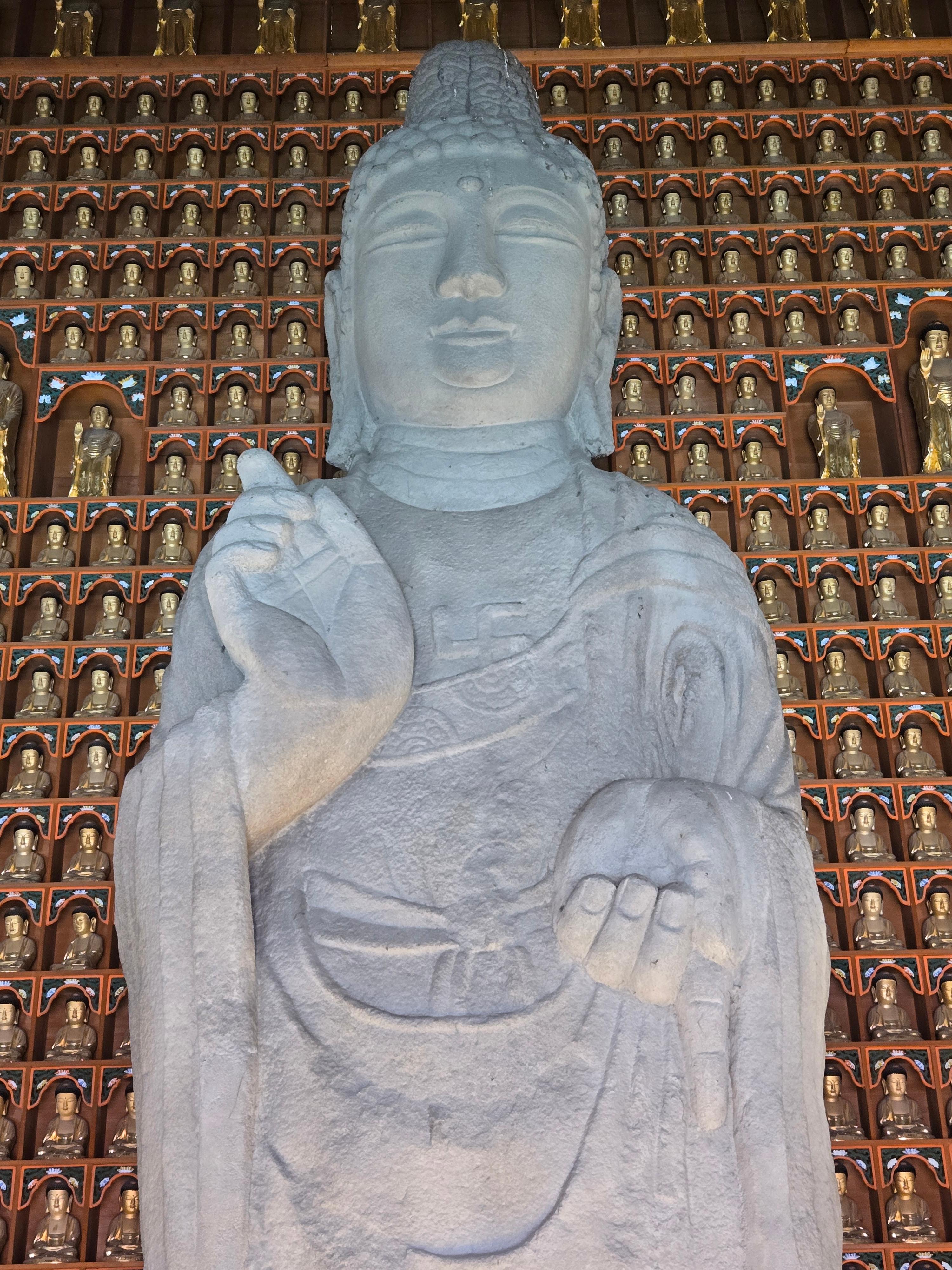 미륵 부처님 모습.