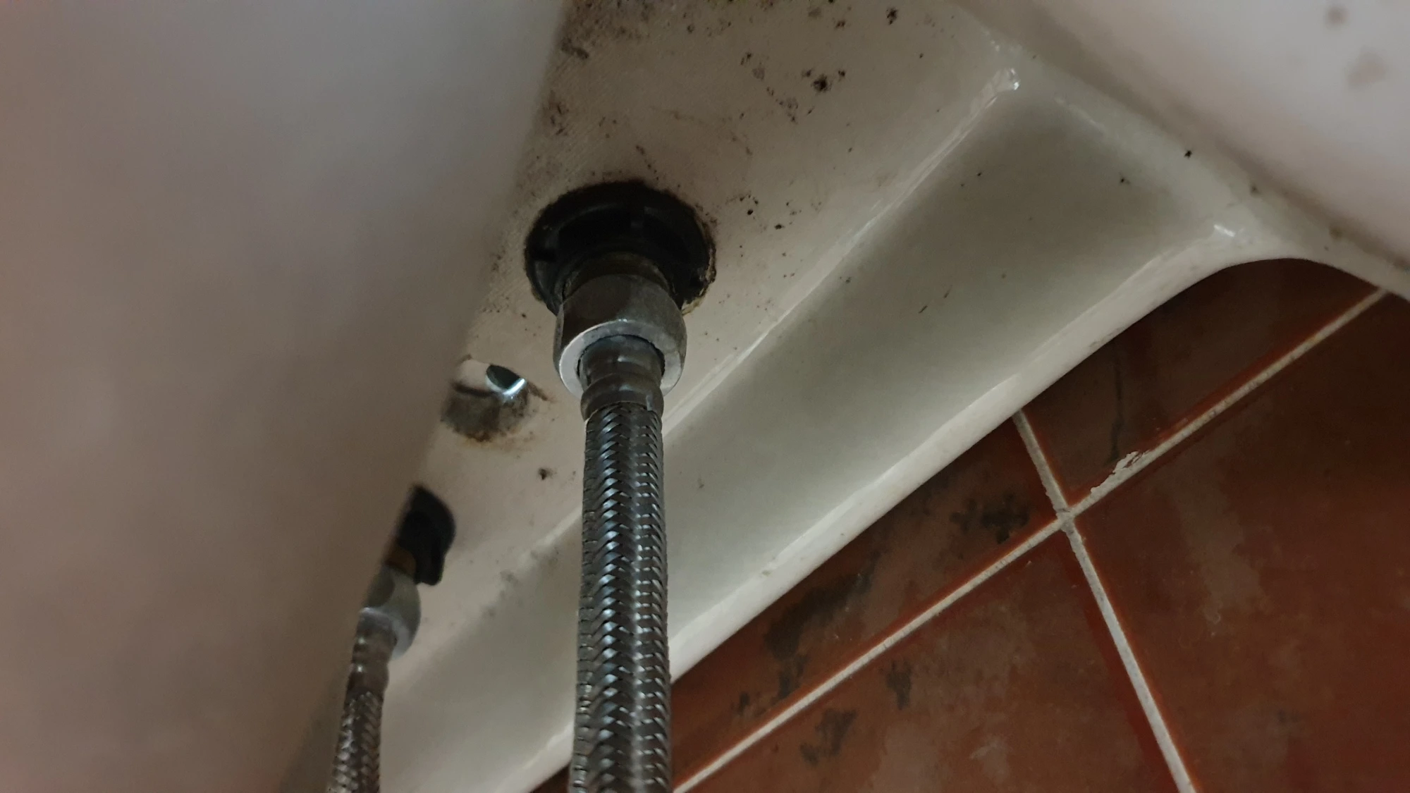 고압호스 연결 부위