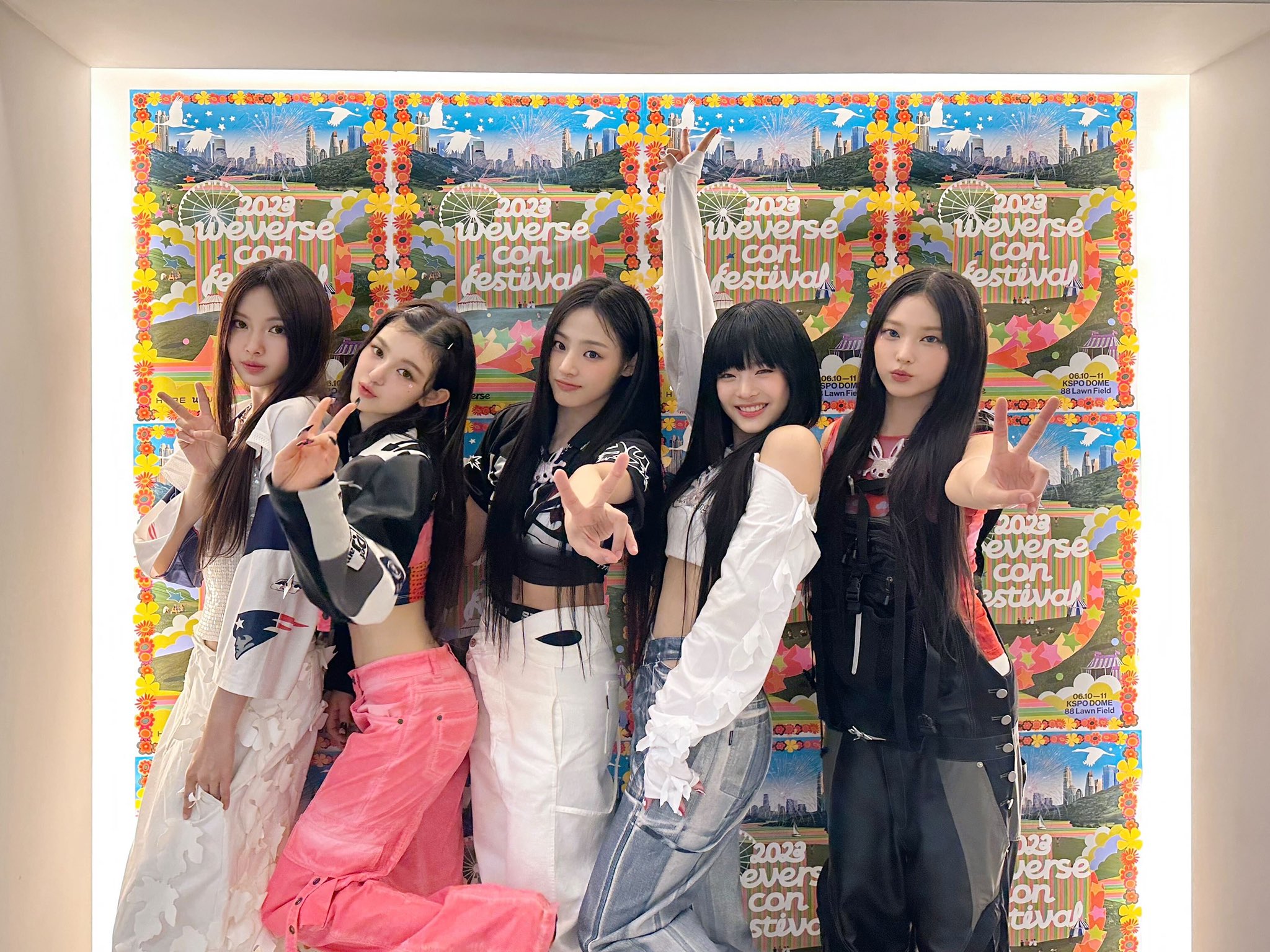 뉴진스 in 2023 위버스 콘 페스티벌(Weverse Con Festival)
