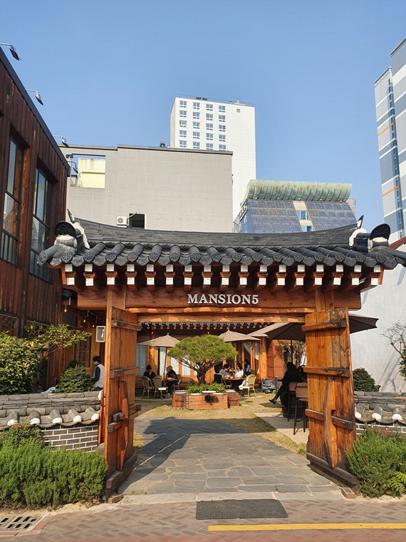 맨션5카페-입구