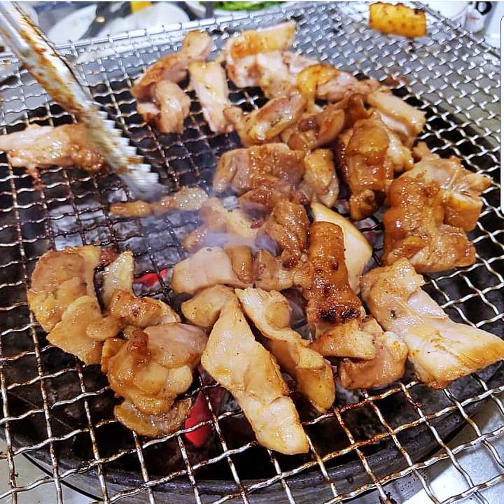 생방송오늘저녁 낭만시장 중앙시장 춘천 삼색 숯불 구이 55년 전통 닭갈비 닭안창살 닭내장 닭목살 맛집 추천