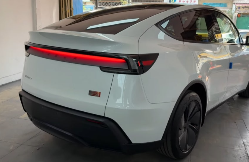 테슬라 모델 Y 주니퍼 런치에디션