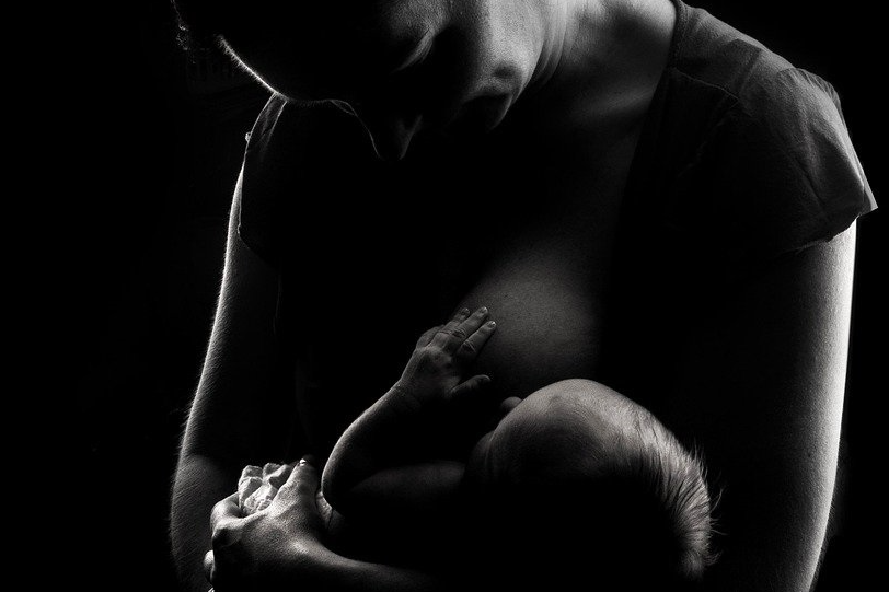 모유 공급을 늘리는 효과적인 방법