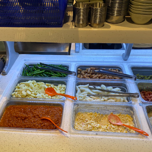 깔끔하게 관리된 셀프바