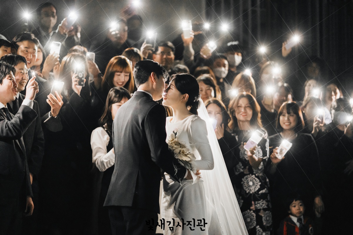 소풍컨벤션 본식스냅 서브스냅 라온제나홀 원판촬영 플래시컷 별빛사진 반딧불이컷 근접