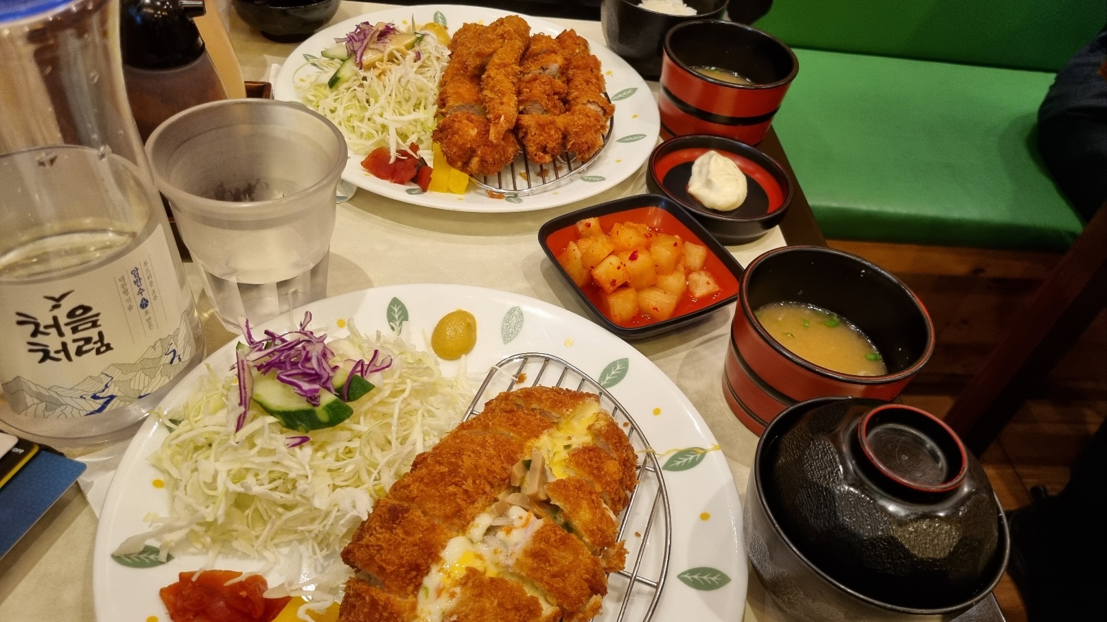 명인돈까스-A정식과-코돈부루