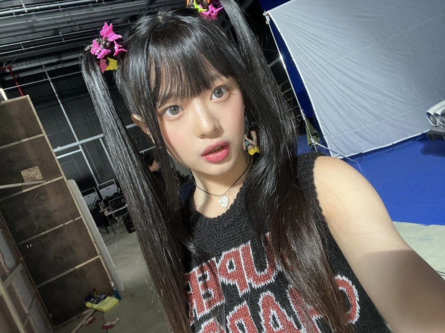 뉴진스 하니 양갈래 셀카