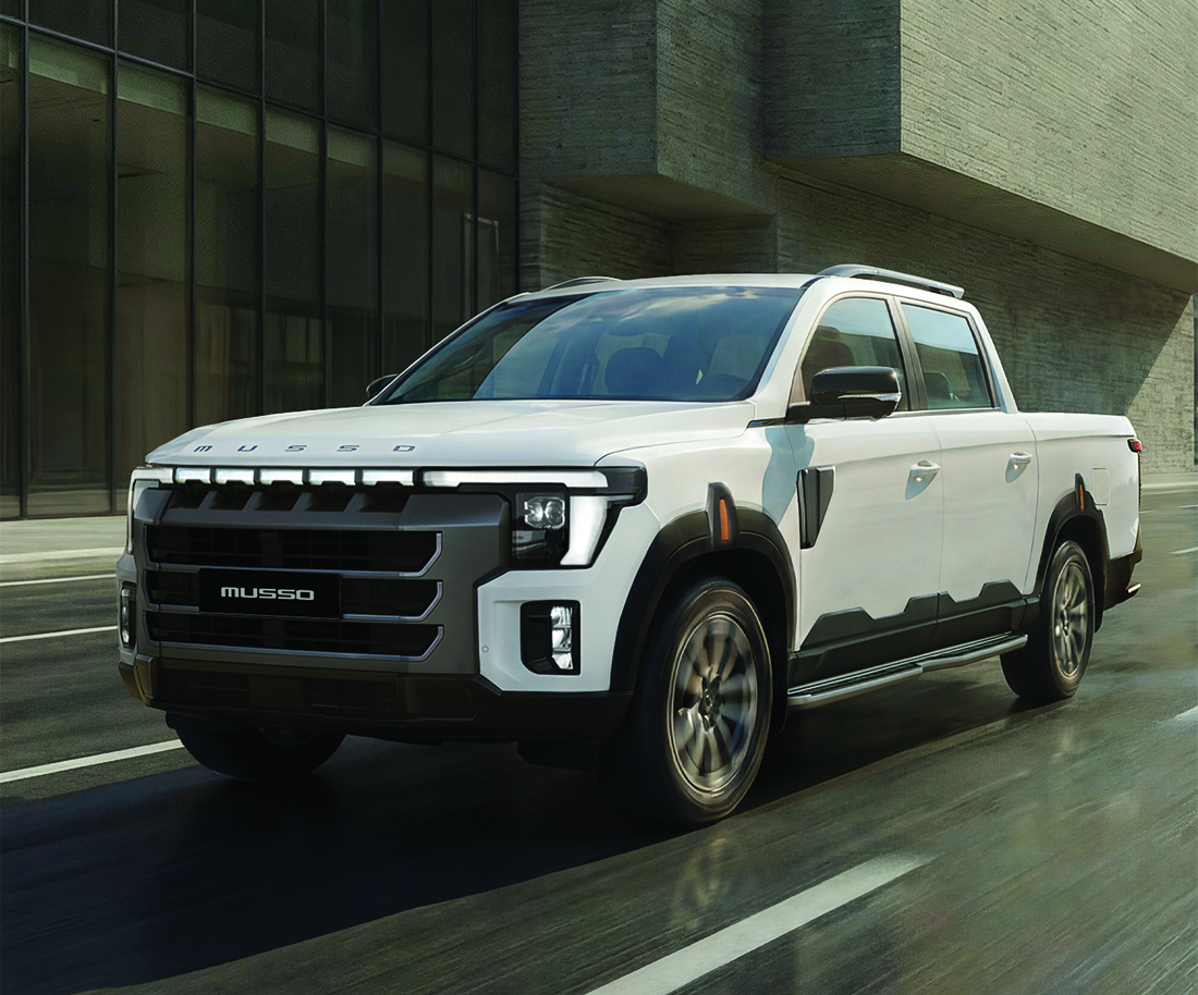 무쏘 그랜드스타일 주행 이미지