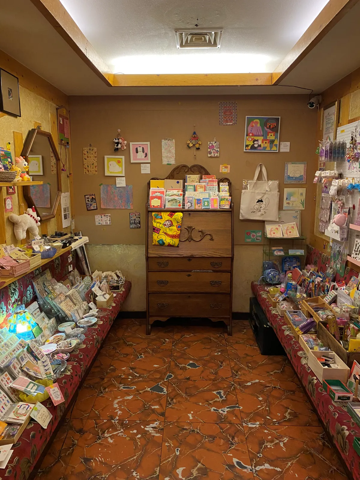 서울-중구-이색적인-놀거리-추천-충무로-레트로-소풉샵-코러스-노래방,-그랜마캐비넷