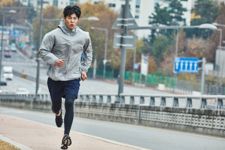 조깅중인-남성