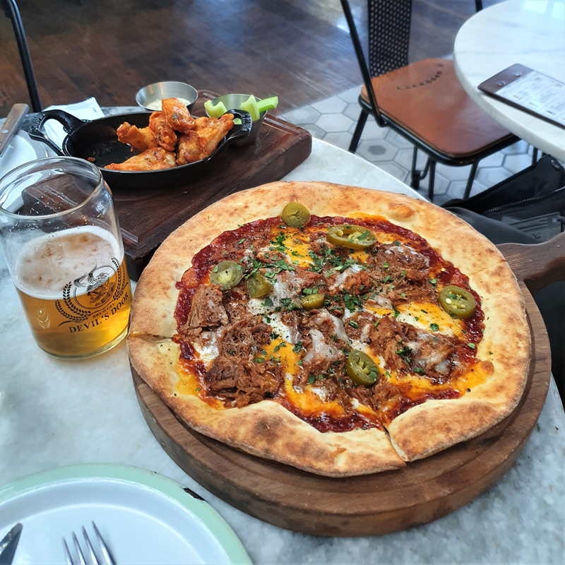 피자와-윙과-맥주