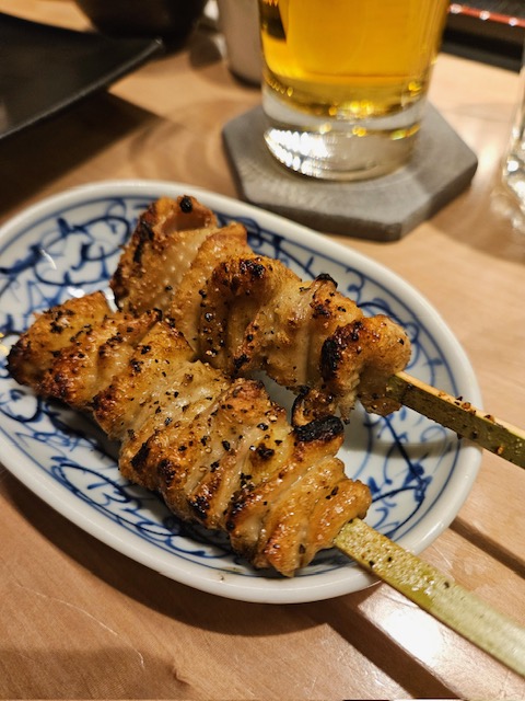 도쿄-긴자-sumi-bose-가게-내부-닭껍질-꼬치-맥주