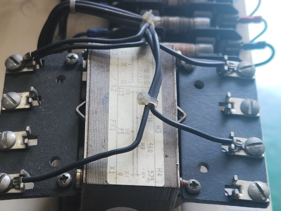 SPANG(스팽) POWER CONTROL UNIT KB7G5-A-2251020 내부 회로의 손상 수리 완료