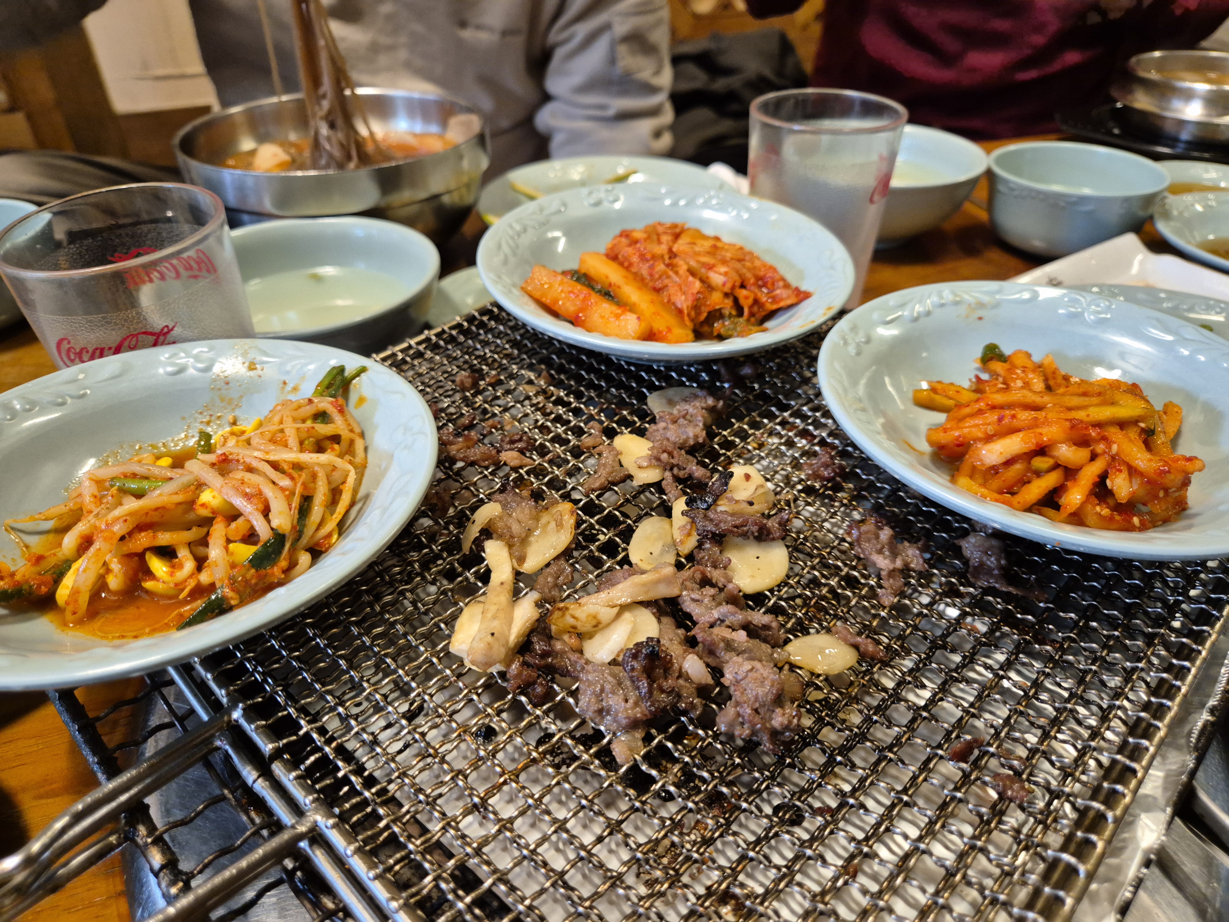 돈징찌개,콩나물 무침등 맛깔나는 찬들이 준비됩니다
