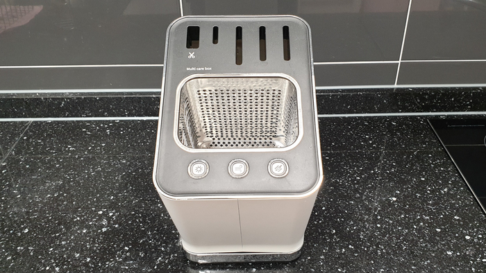 살균까지 해주는 칼소독기