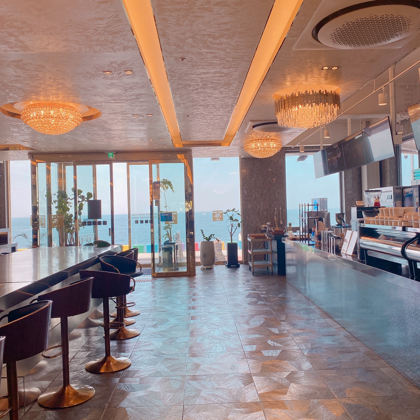 제주 도두 무지개 해안도로 도두봉 해수파크 포토존 비행기 제주공항근처 카페 나모나모베이커리