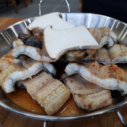 생방송 투데이 맛있는 퇴근 오늘은 파김치 장어조림 산수가장어 88cc 용인 동백직영점 