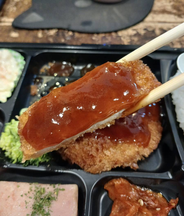맛장우 돈까스 한조각