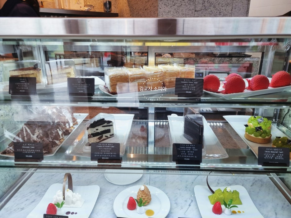 🌲 속초 울산바위 카페 &lsquo;더 엠브로시아&rsquo; 방문 후기 &amp;#124; 솔방울 라떼와 초코무스 맛집[내돈내산 후기]