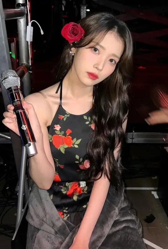 아이유 IU 프로필 갤러리ㅣ노래 음악 mbti 인스타 유튜브