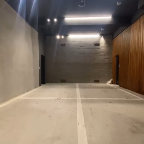 4대까지 주차가 가능한 주차장