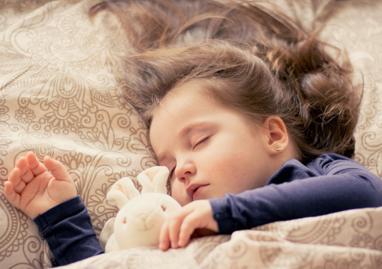 숙면의 모습 이미지